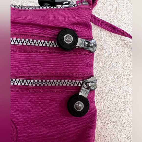 Kipling Crossbody purse. Pink/Fuchsia color. - Picture 3 of 16